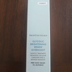 SkinCeuticals Glycolic Brightening Renew Overnight — Light Blue & Pink